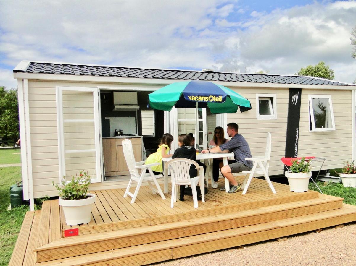 Camping Aux Rives Du Soleil Pont-de-Vaux Exterior foto