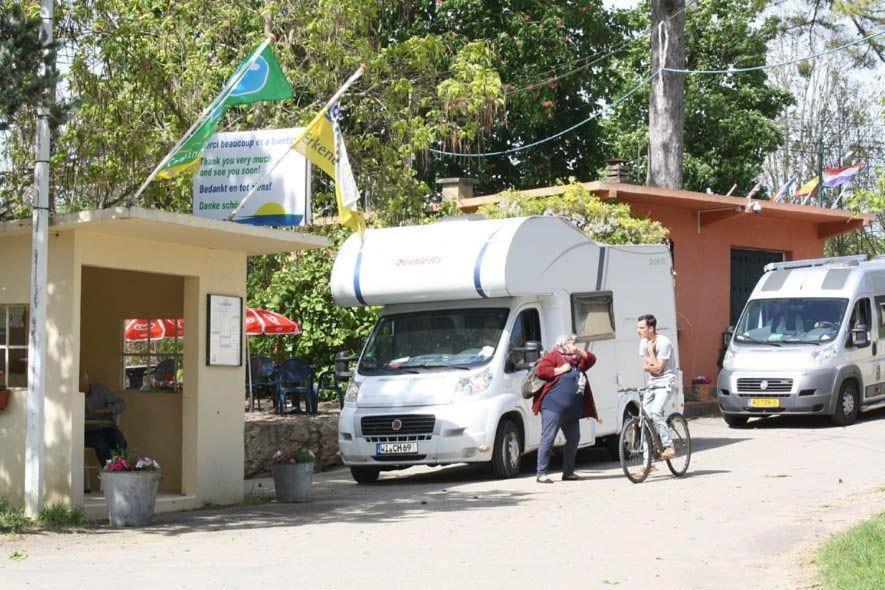 Camping Aux Rives Du Soleil Pont-de-Vaux Exterior foto